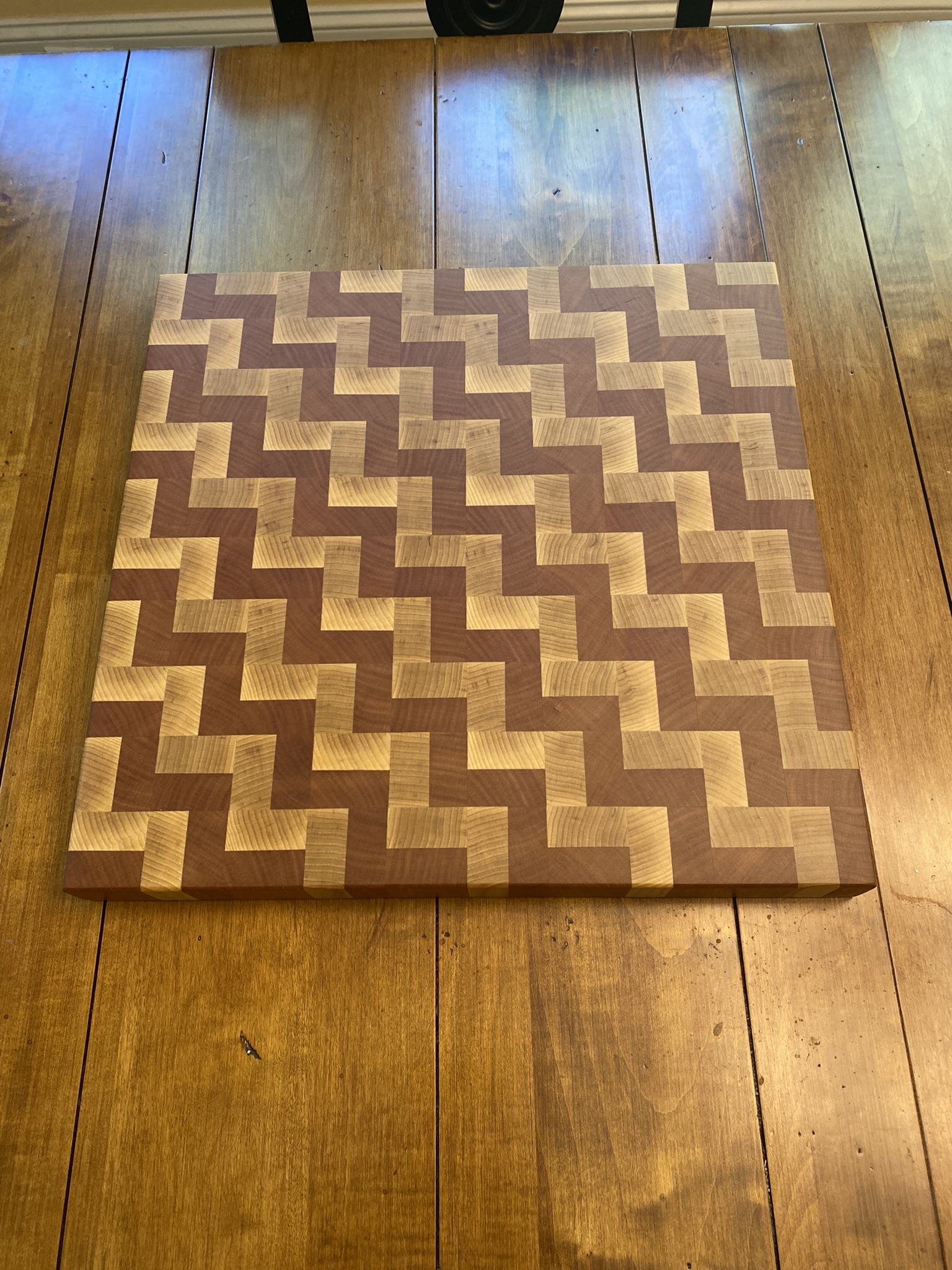 Zig-Zag End Grain Board